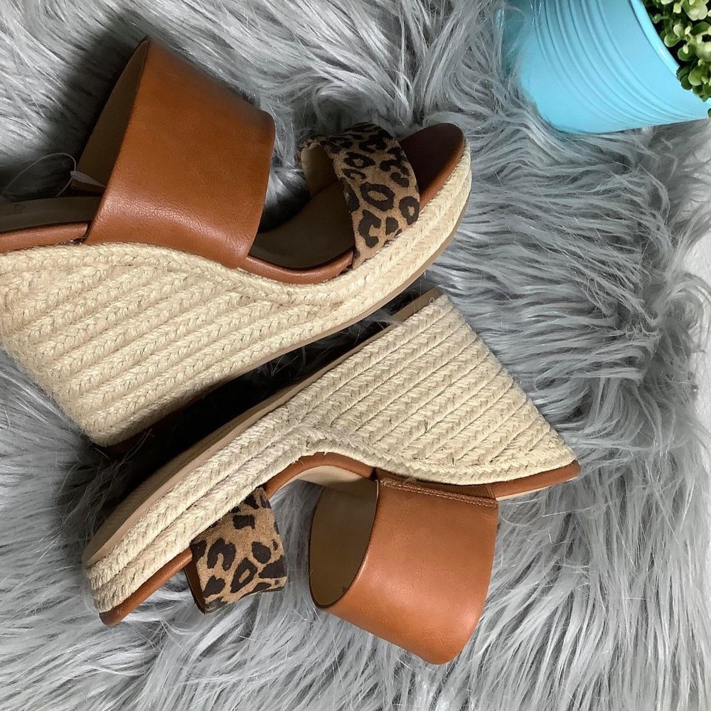 Women's Adelina Microsuede Leopard Print Two Band - Picture 5 of 5